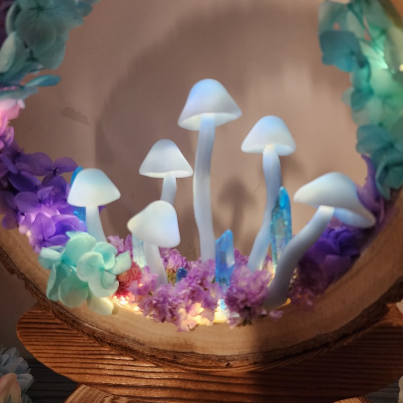 Handcrafted Crystal Mushroom Night Light – Unique Desk Decor & Gift